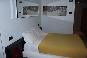 Blue Shades Aparthotel