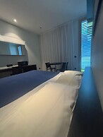 Blue Shades Aparthotel