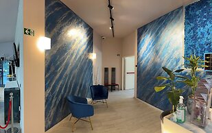 Blue Shades Aparthotel