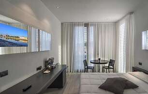 Blue Shades Aparthotel