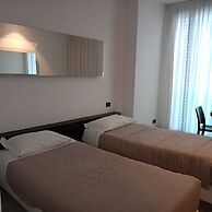 Blue Shades Aparthotel