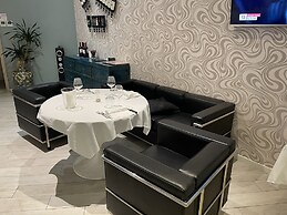 Blue Shades Aparthotel
