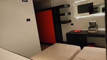 Blue Shades Aparthotel