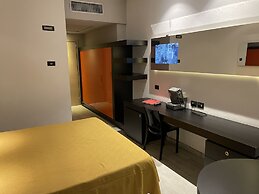 Blue Shades Aparthotel