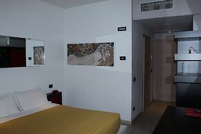 Blue Shades Aparthotel
