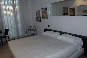 Blue Shades Aparthotel