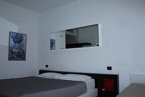 Blue Shades Aparthotel