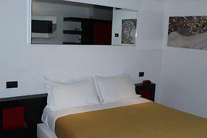 Blue Shades Aparthotel