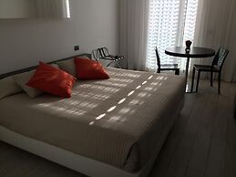 Blue Shades Aparthotel