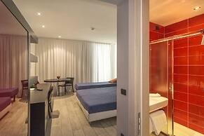 Blue Shades Aparthotel