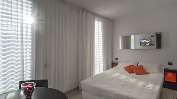 Blue Shades Aparthotel