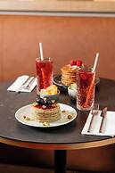 AC Porte Maillot Hotel