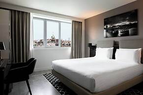 AC Porte Maillot Hotel