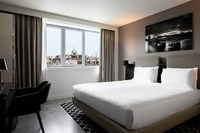 AC Porte Maillot Hotel