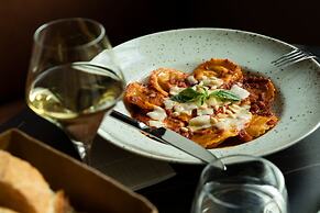 AC Porte Maillot Hotel