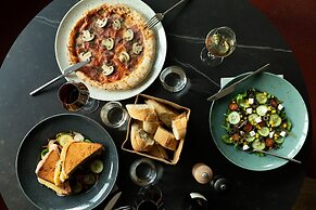 AC Porte Maillot Hotel