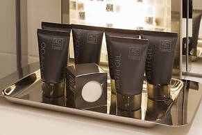 AC Porte Maillot Hotel