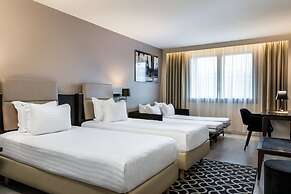AC Porte Maillot Hotel