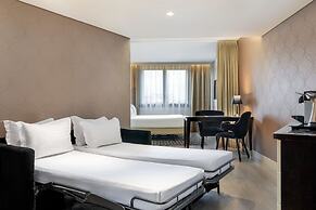 AC Porte Maillot Hotel