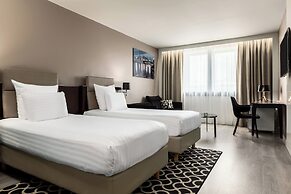 AC Porte Maillot Hotel