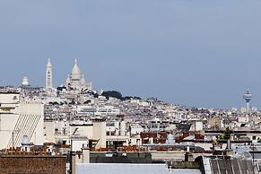 AC Porte Maillot Hotel