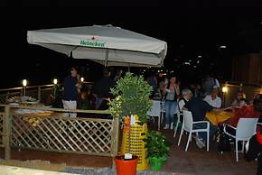 Maniel Beach Hotel