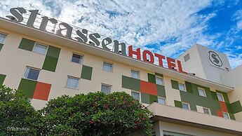 Strassen Hotel
