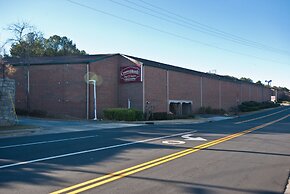 Country Hearth Inn & Suites Marietta