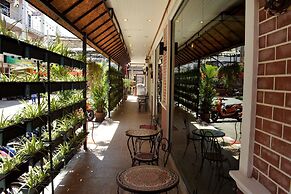 Outdoor Inn Kata Hotel