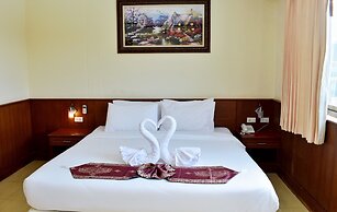 Outdoor Inn Kata Hotel