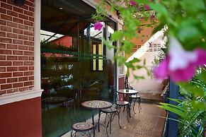 Outdoor Inn Kata Hotel