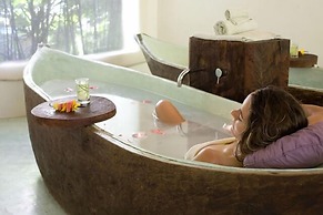 Princesse Bora Lodge & Spa