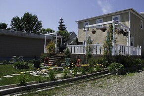 Auberge Jeunesse LouLou's Backpacker Hostel