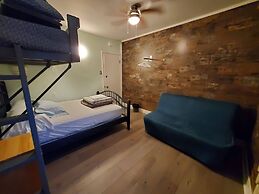 Auberge Jeunesse LouLou's Backpacker Hostel