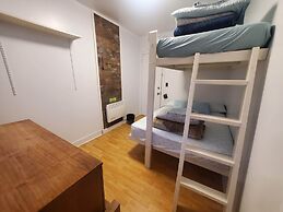 Auberge Jeunesse LouLou's Backpacker Hostel