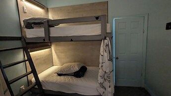 Auberge Jeunesse LouLou's Backpacker Hostel