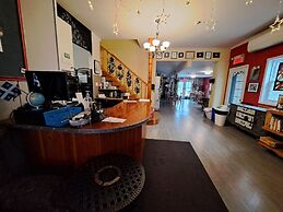 Auberge Jeunesse LouLou's Backpacker Hostel