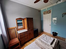 Auberge Jeunesse LouLou's Backpacker Hostel