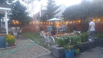 Auberge Jeunesse LouLou's Backpacker Hostel