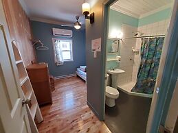 Auberge Jeunesse LouLou's Backpacker Hostel