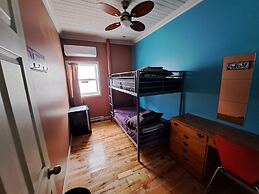 Auberge Jeunesse LouLou's Backpacker Hostel
