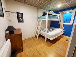 Auberge Jeunesse LouLou's Backpacker Hostel