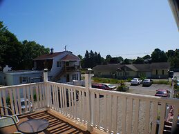 Auberge Jeunesse LouLou's Backpacker Hostel