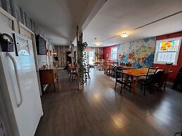 Auberge Jeunesse LouLou's Backpacker Hostel