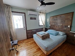 Auberge Jeunesse LouLou's Backpacker Hostel