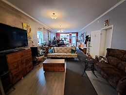 Auberge Jeunesse LouLou's Backpacker Hostel