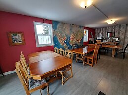 Auberge Jeunesse LouLou's Backpacker Hostel