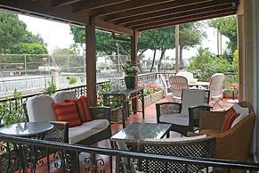 Chrielka Hotel Apartments