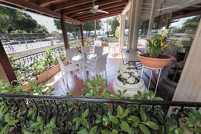 Chrielka Hotel Apartments