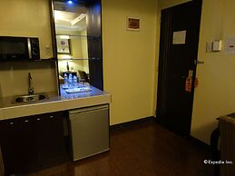 Silver Oaks Suite Hotel